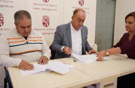 Imagen Diputación y Ayuntamiento de Turégano firman el convenio para la restauración del castillo de la Villa