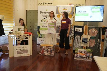 Imagen La caravana textil de ‘SOS-Tejible en ruta’ recorrerá este verano diecisiete municipios de la provincia con el impulso de la Diputación de Segovia