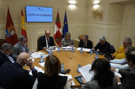 Imagen La Junta de Gobierno de la Diputación de Segovia aprueba las bases de la convocatoria para acometer obras en caminos rurales en los pueblos de la provincia con una inversión de 600.000 euros